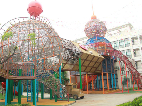 兒童游樂(lè)設(shè)施